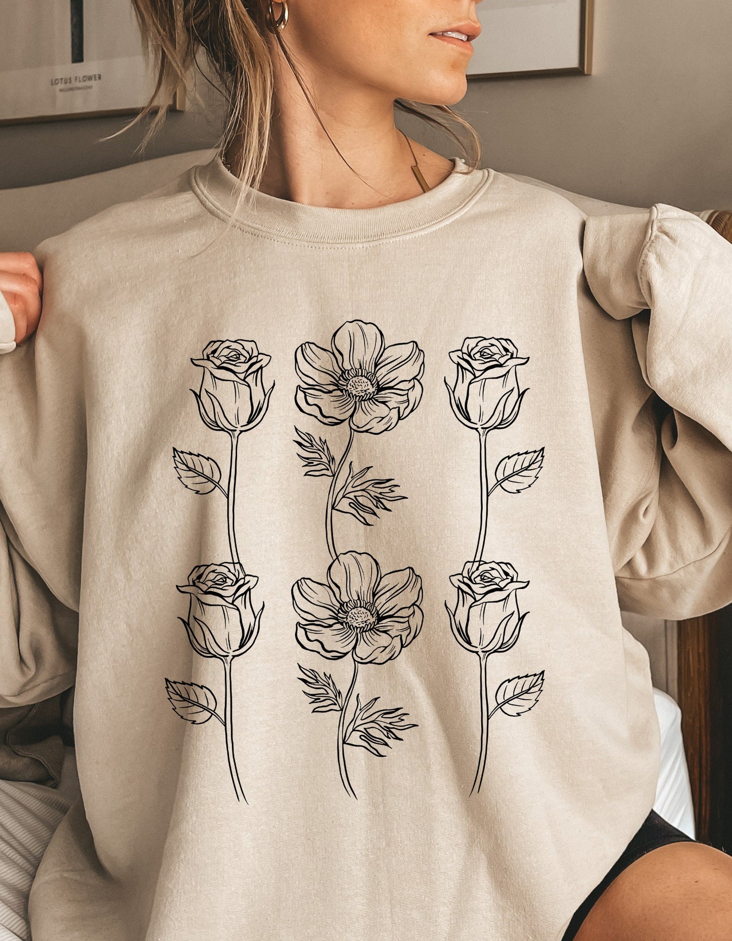 Flowers Sweatshirt, Floral Sweater for Women, Nature Lovers Unisex Heavy Blend Crewneck Sweatshirt