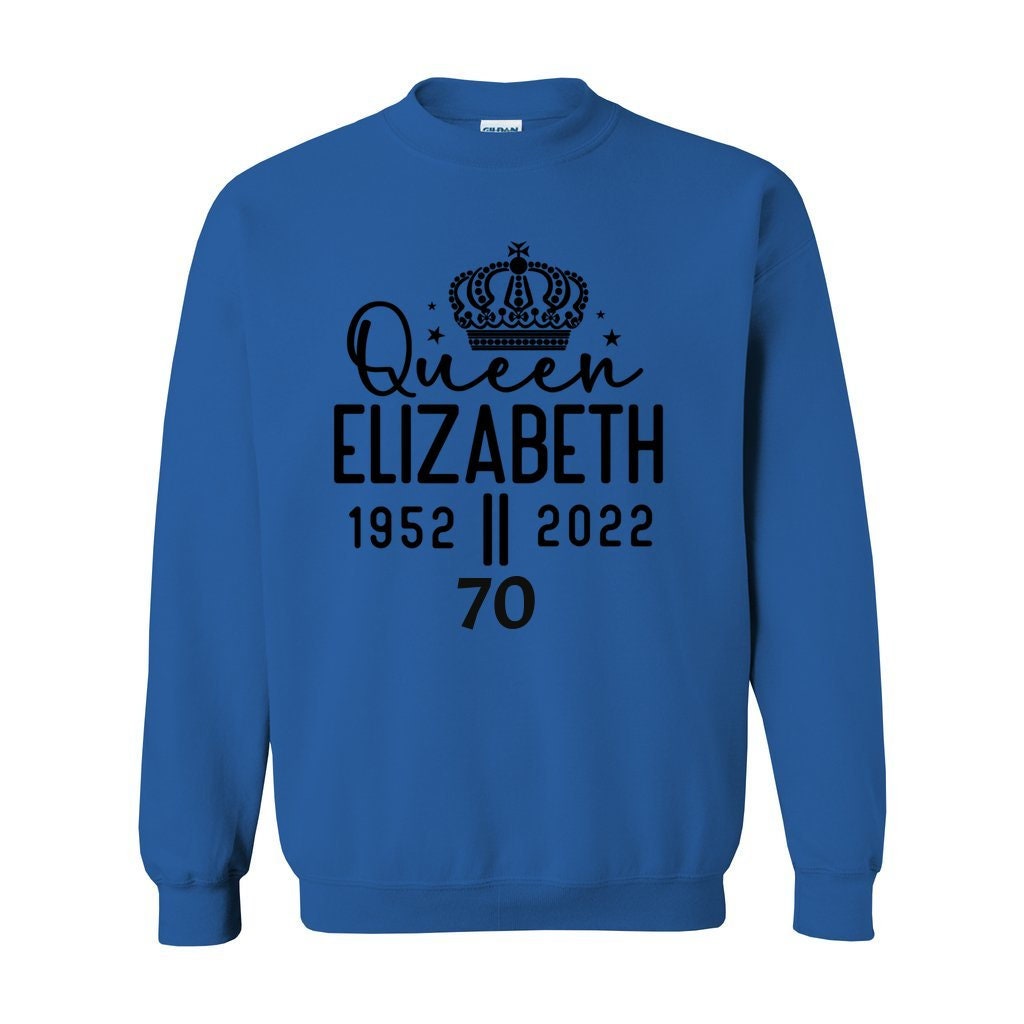 Unisex Heavy Blend Crewneck Queen Elizabeth II Sweatshirt, Royal British Sweatshirt, End of Era Top, 1952-2022 Top