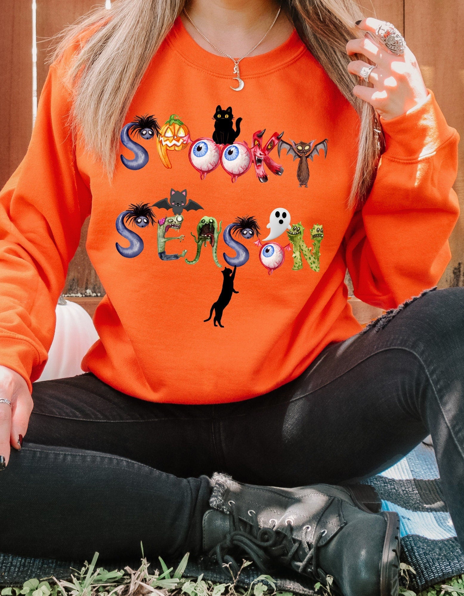 Unisex Heavy Blend Crewneck Halloween Sweatshirt, Spooky Season Pullover, Scary Halloween Sweatshirt,