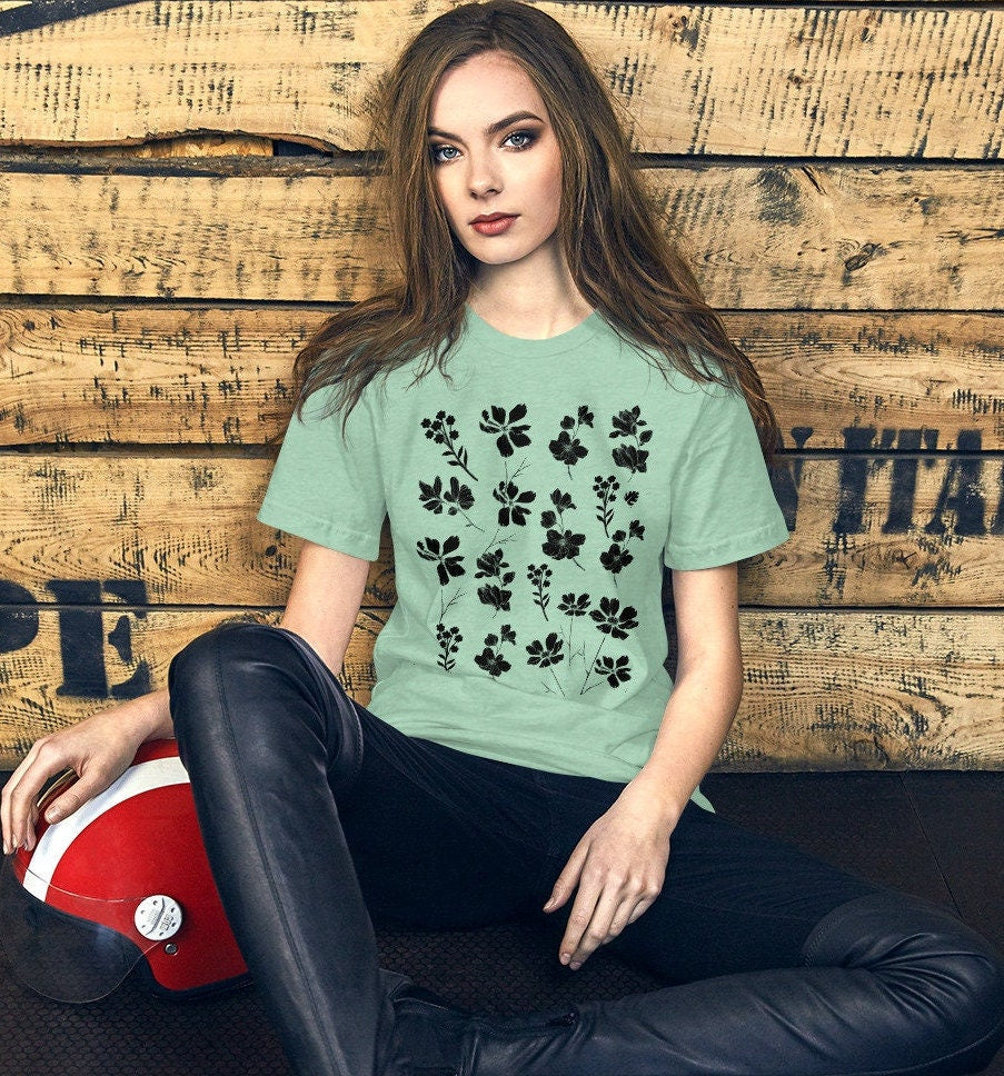 Botanical Shirt, Wildflower Shirt, Gardening Shirt, Nature Lover Shirt, Flower T-Shirt, Oversized Tee Shirt