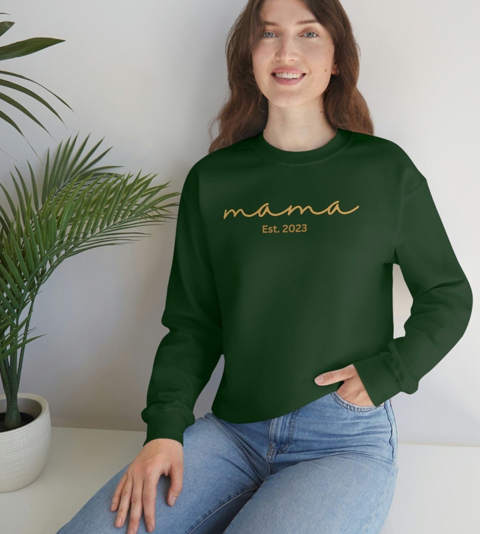 Mama Est Sweatshirt, Mother Shirt Gift, New Mama Pullover Mom First Time Jumper, Gift for Her, Unisex Heavy Blend Crewneck Sweatshirt